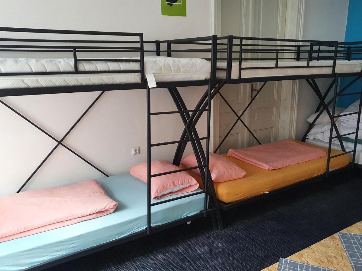 Spacious Tuzlaks Apartments Sarajevo Ferhadija Extérieur photo